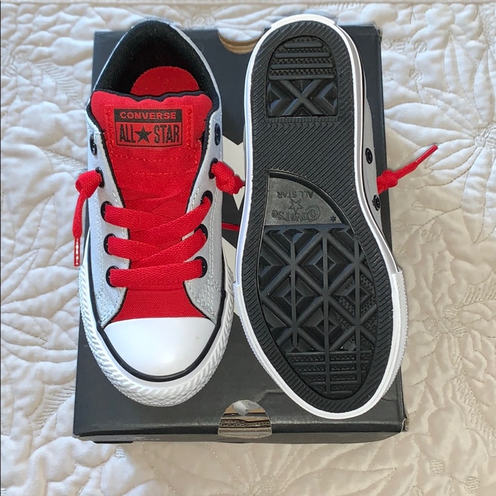 Kids Size 11 Converse